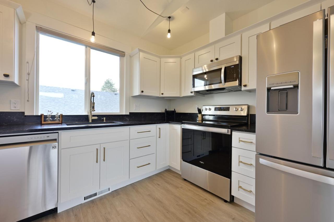 Modern Upstairs Loft - Newly Renovated! Villa Salem Exterior photo