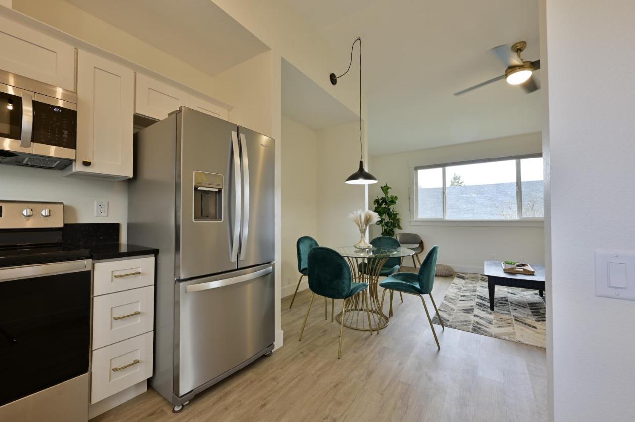 Modern Upstairs Loft - Newly Renovated! Villa Salem Exterior photo